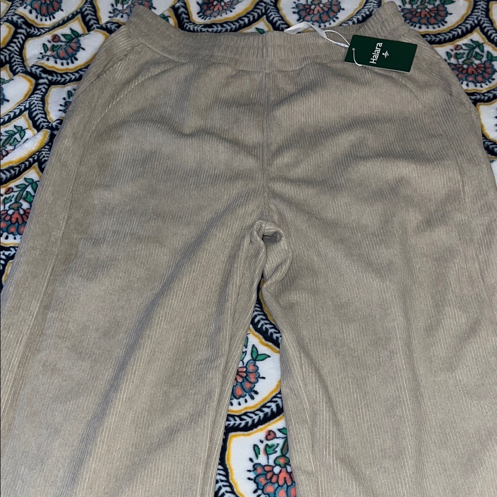 HALARA 
Women’s  Corduroy Pants in Light Beige